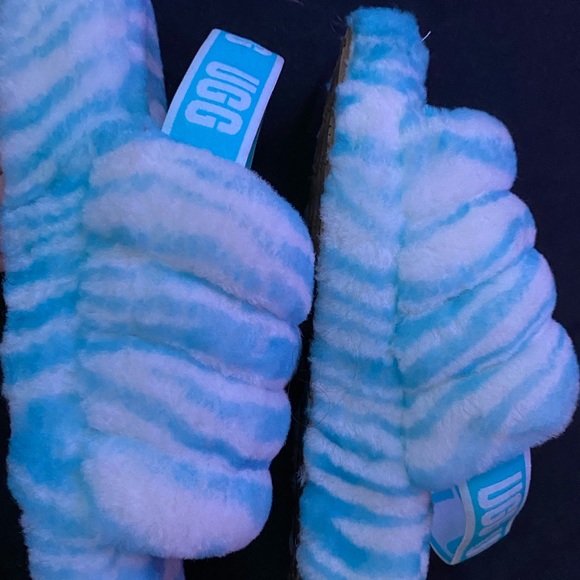 UGG woman’s fluff yeah slides - Picture 4 of 4